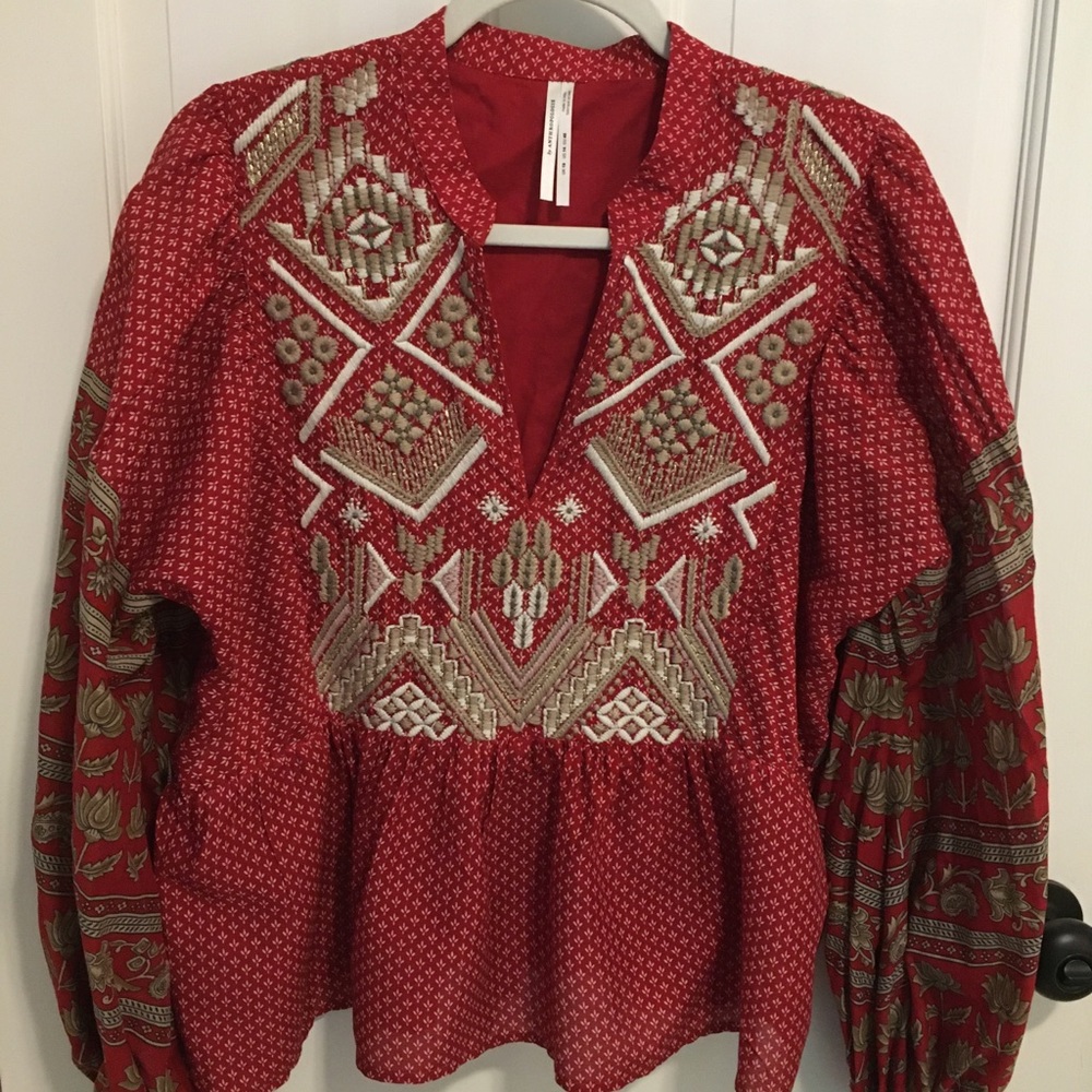Anthropologie embroidered decorative top